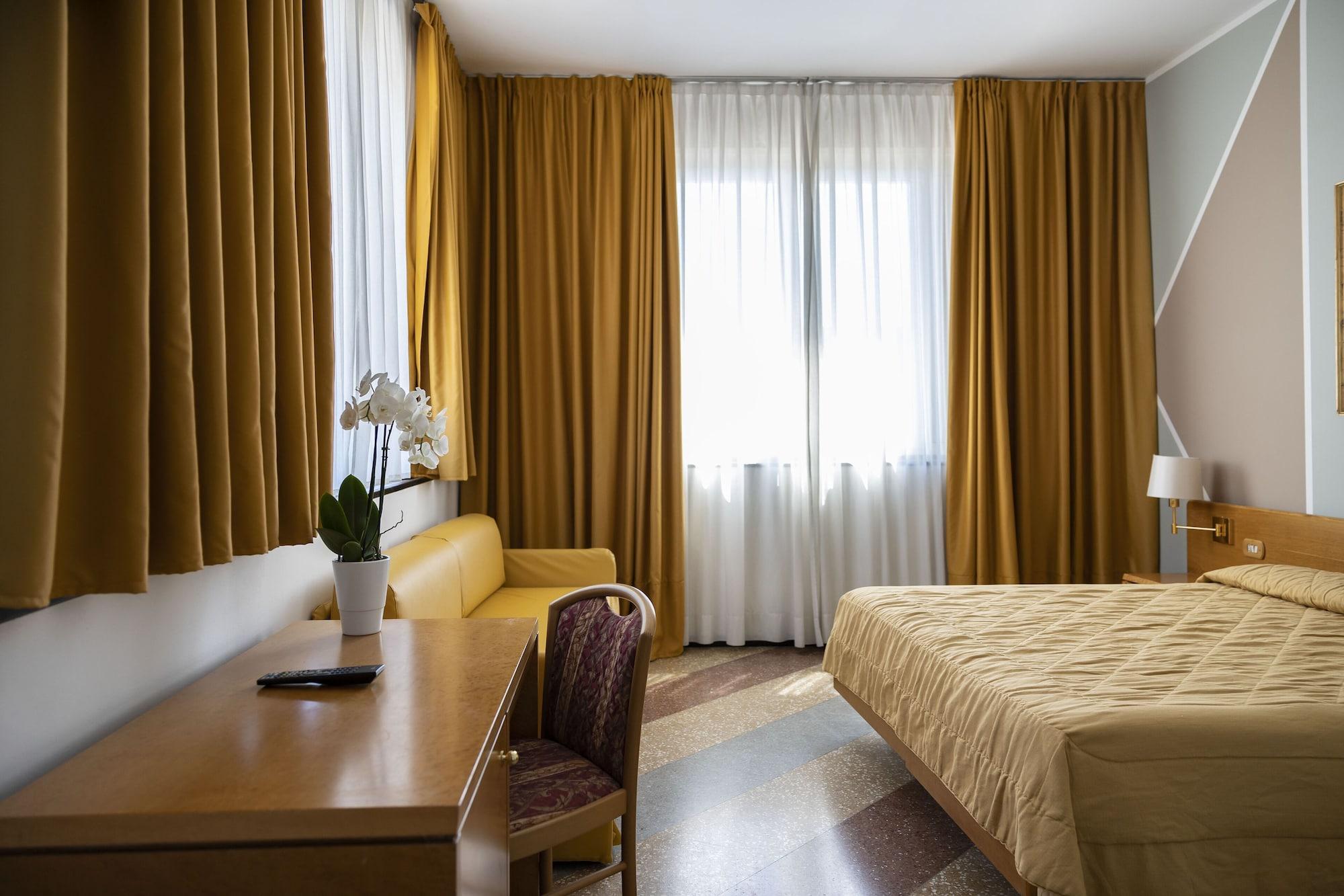 Hotel Villa Margherita Ladispoli Buitenkant foto